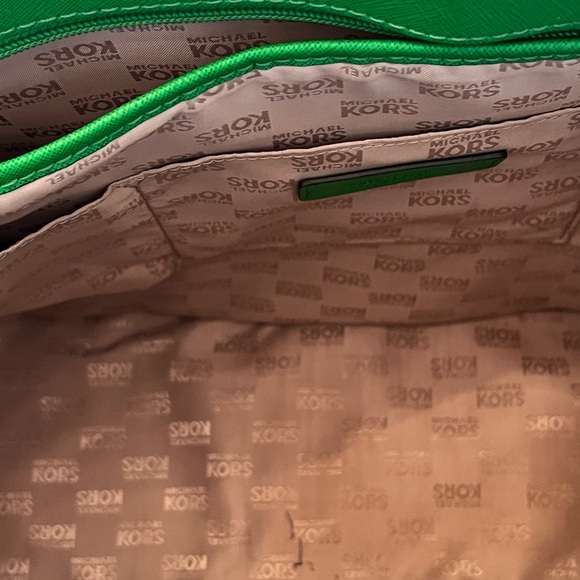 MICHAEL KORS - Vibrant Green Tote - Picture 5 of 16